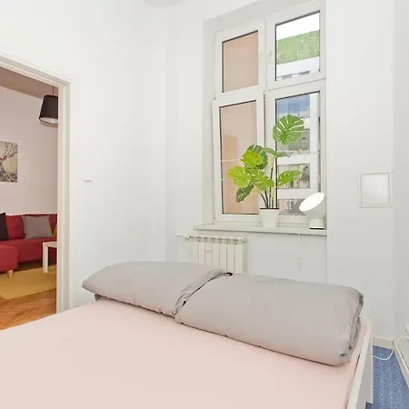 Charming And Bright- Golden Apartments- Old Town