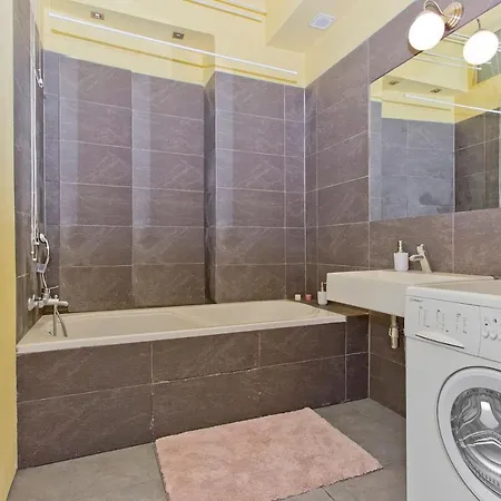 Apartment Charming And Bright- Golden Apartments- Old Town