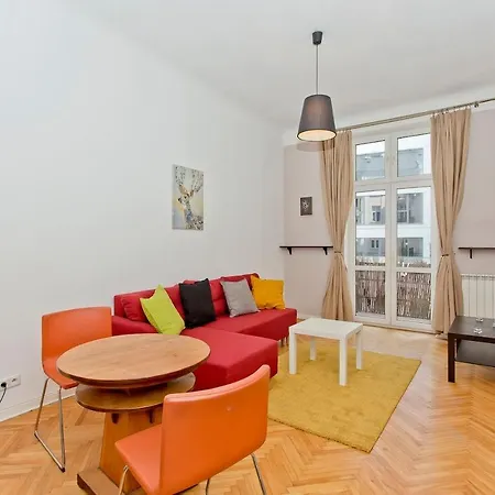 Charming And Bright- Golden Apartments- Old Town Apartment *