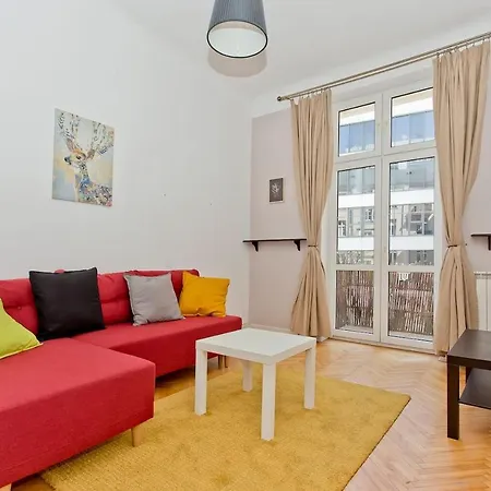 Charming And Bright- Golden Apartments- Old Town Apartment